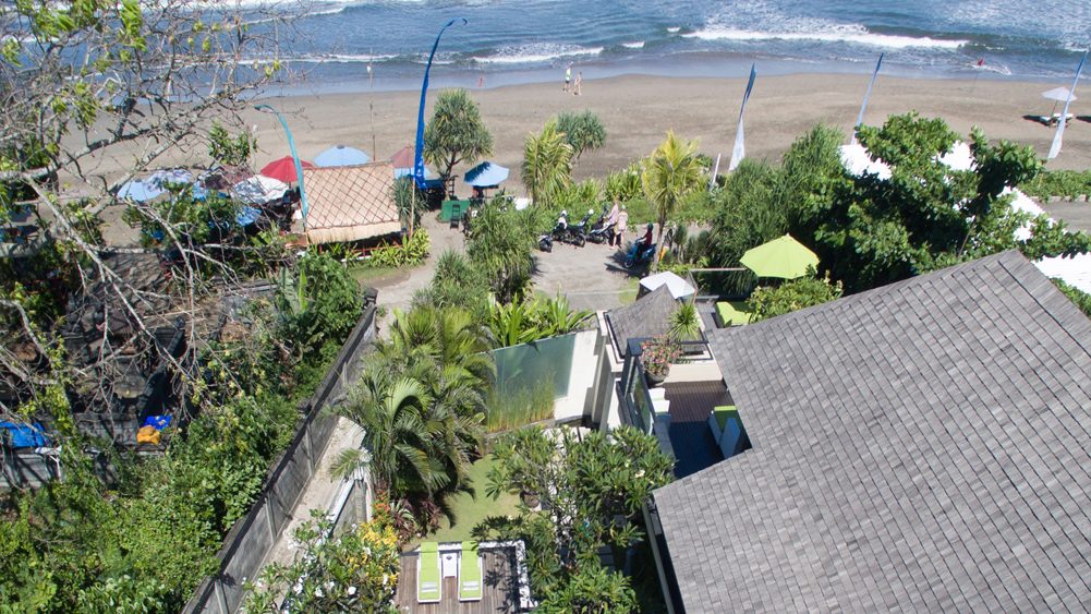 Villa Lega - Aerial directly above the first master bedroom towards the sea